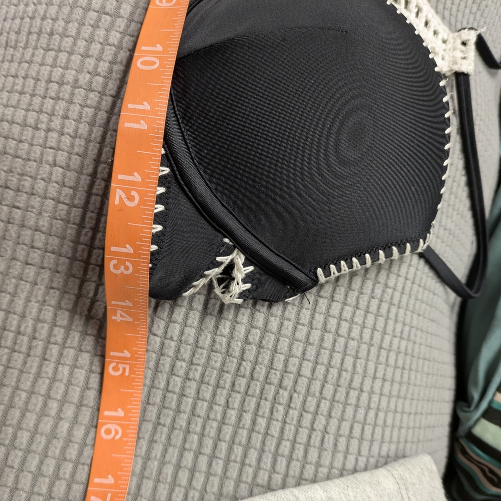 Minimalist Black and Cream Bikini Swimwear - Picture 10 of 12